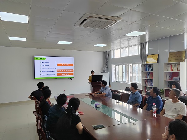 大学英语混合式教学工作坊暨2026年级组集体备课活动顺利举行