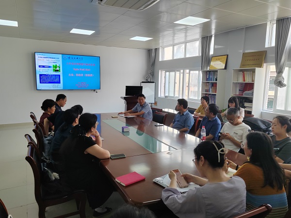 大学英语混合式教学工作坊暨2026年级组集体备课活动顺利举行